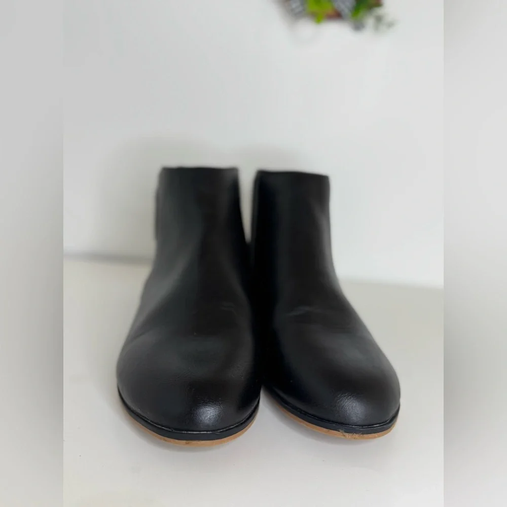 Black Ankle Boots/size 5/ big girl